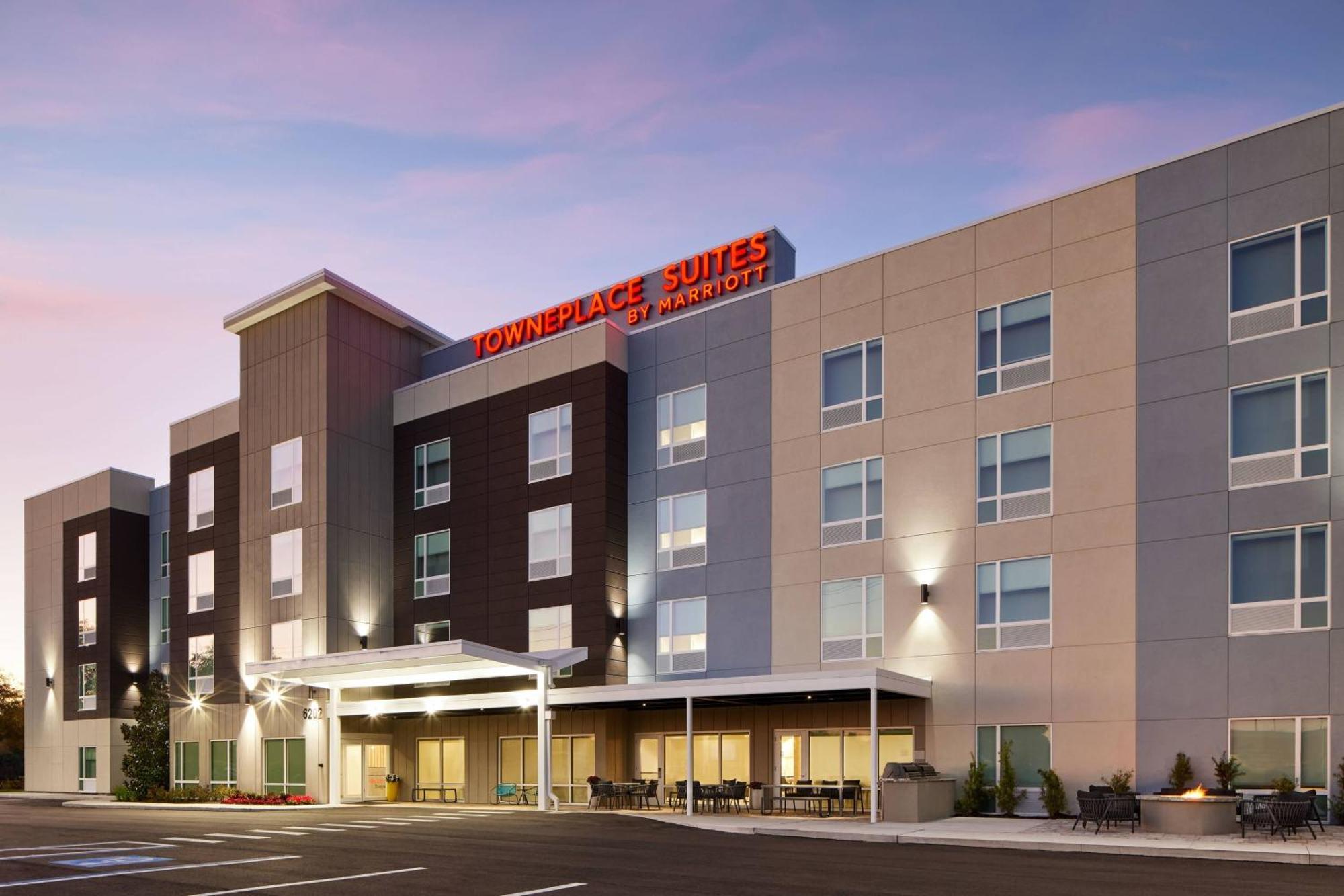 Towneplace Suites By Marriott Tampa Casino Area Orient Park Exterior photo